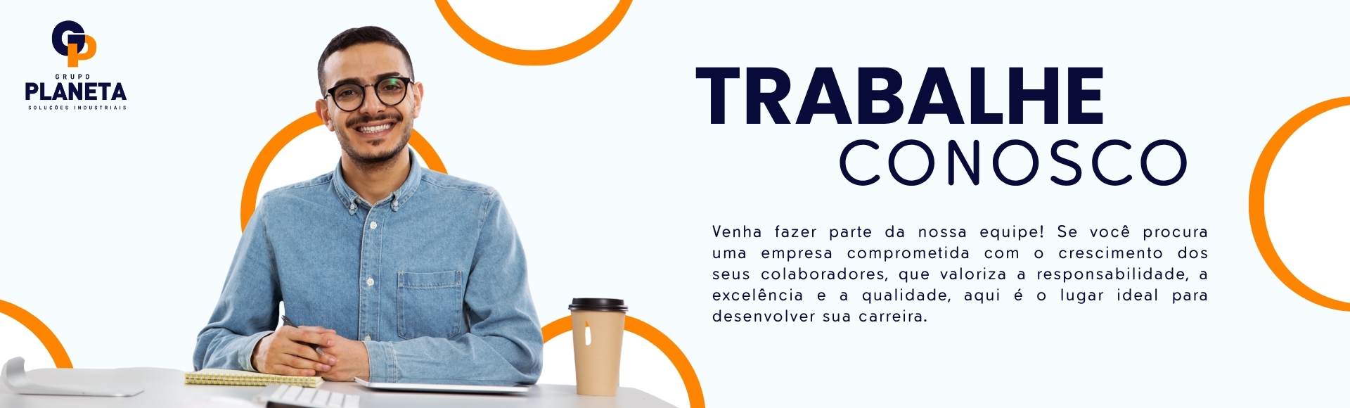 Equipe Grupo Planeta trabalhando em equipe